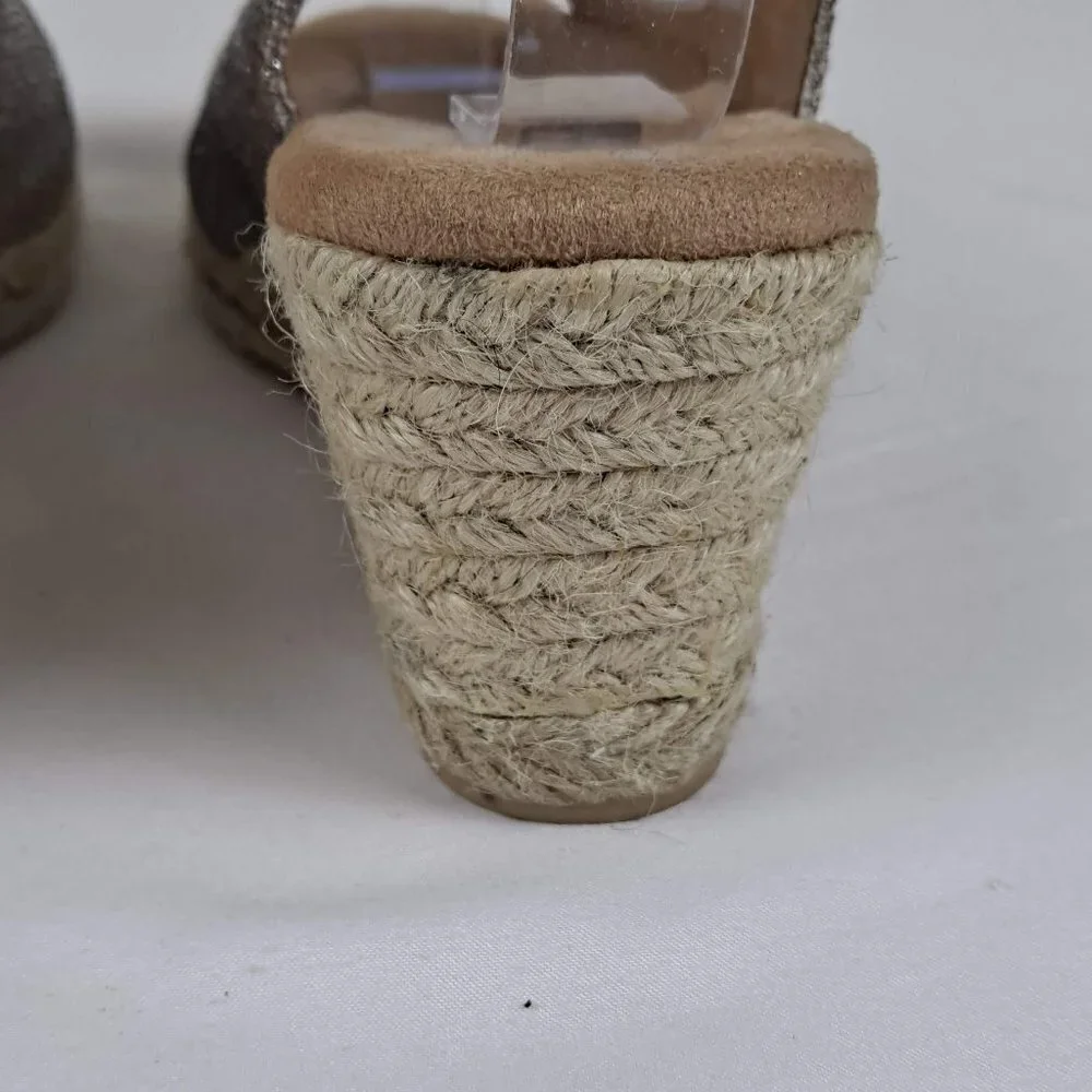 White Mountain Size 6M Gold Glitter Fabric Upper Sandals Wedge Heel Espadrille
